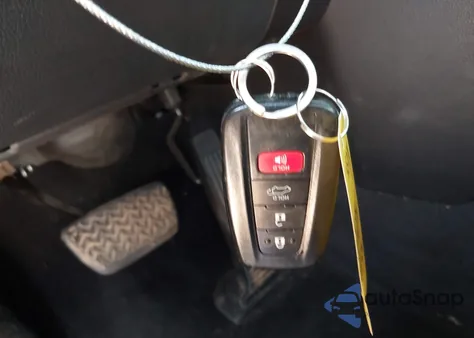 2021 Toyota Highlander Xle from USA, damaged, VIN 5TDGZRAH4MS051596